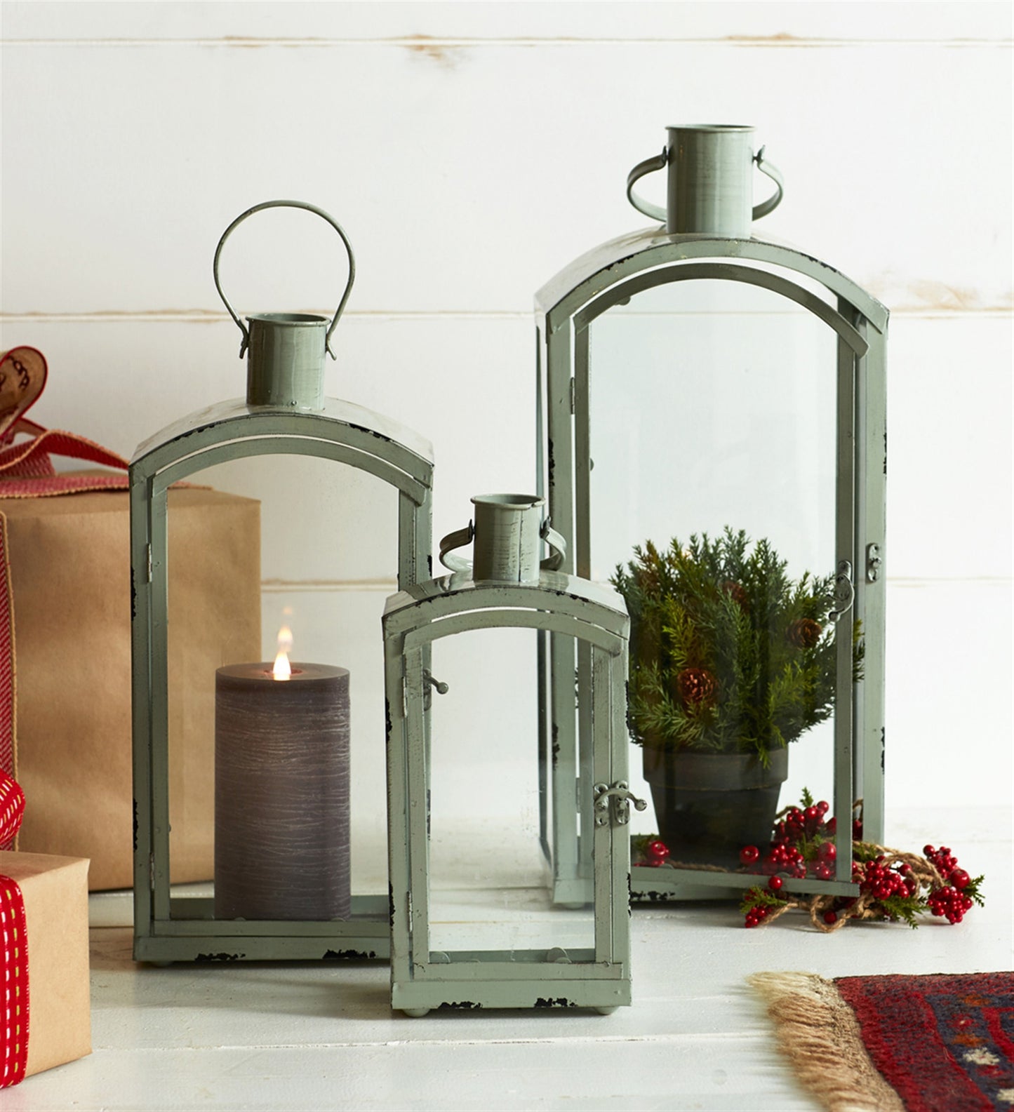 Distressed Metal Lantern with Curved Top (Set of 3)
